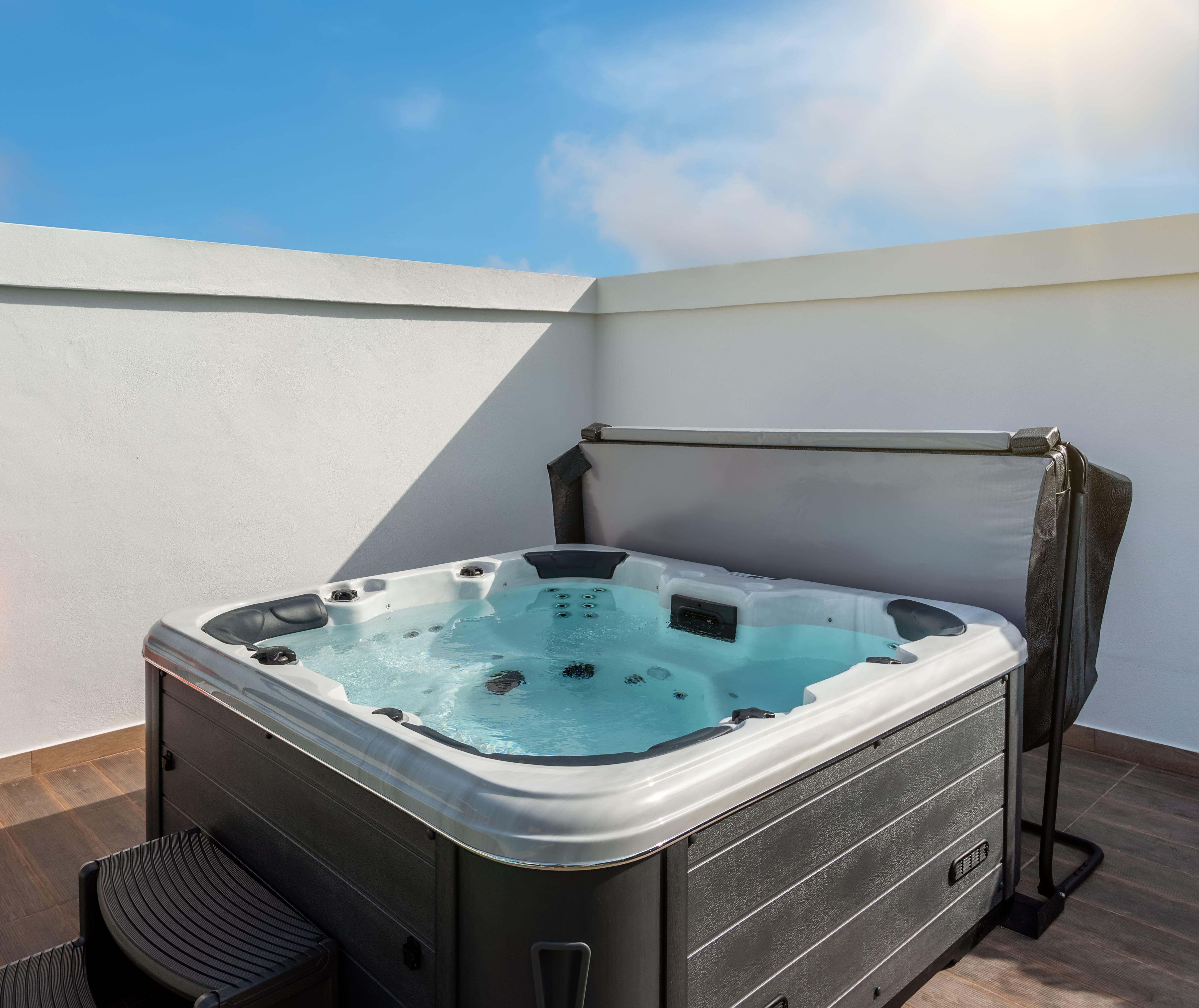 Finding Your Perfect Fit: The Best 4-5 Person Hot Tubs