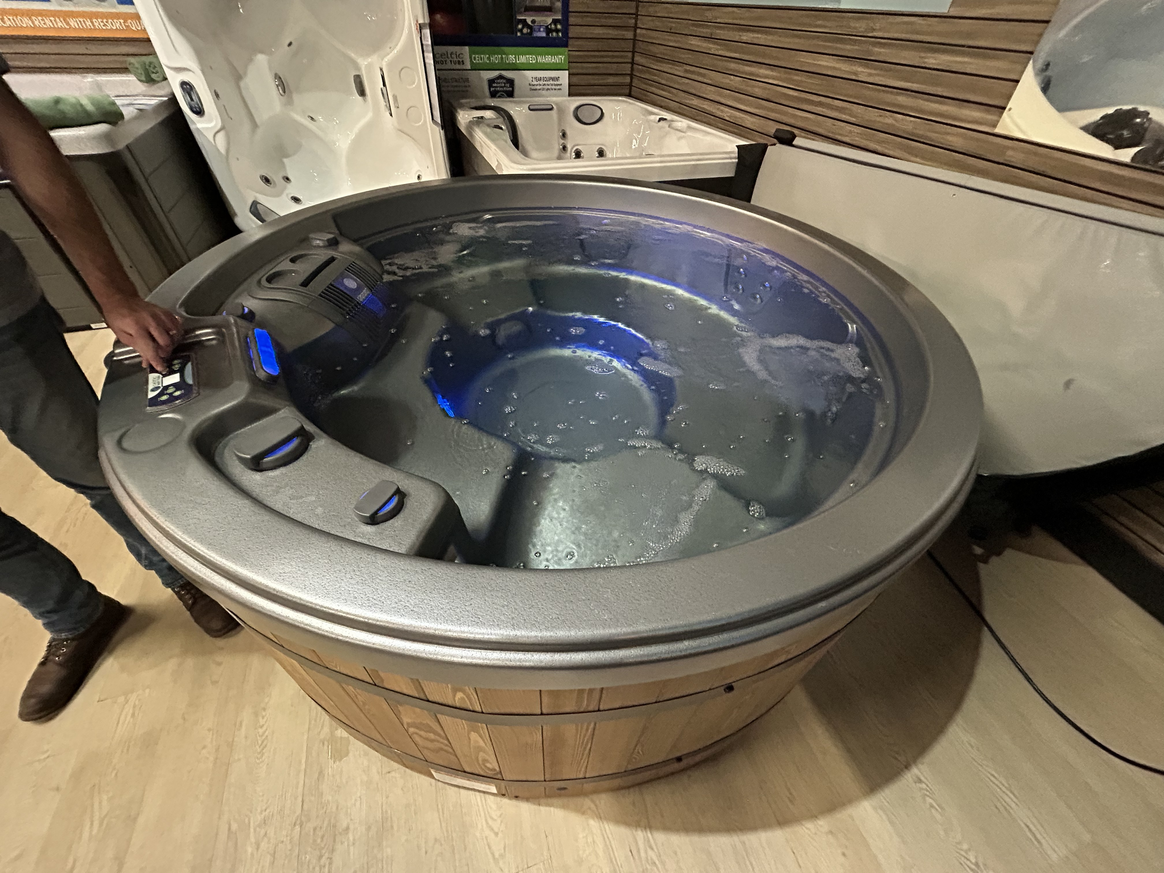 Celtic Luna 118S - Vintage on the showroom floor - demo model right side view