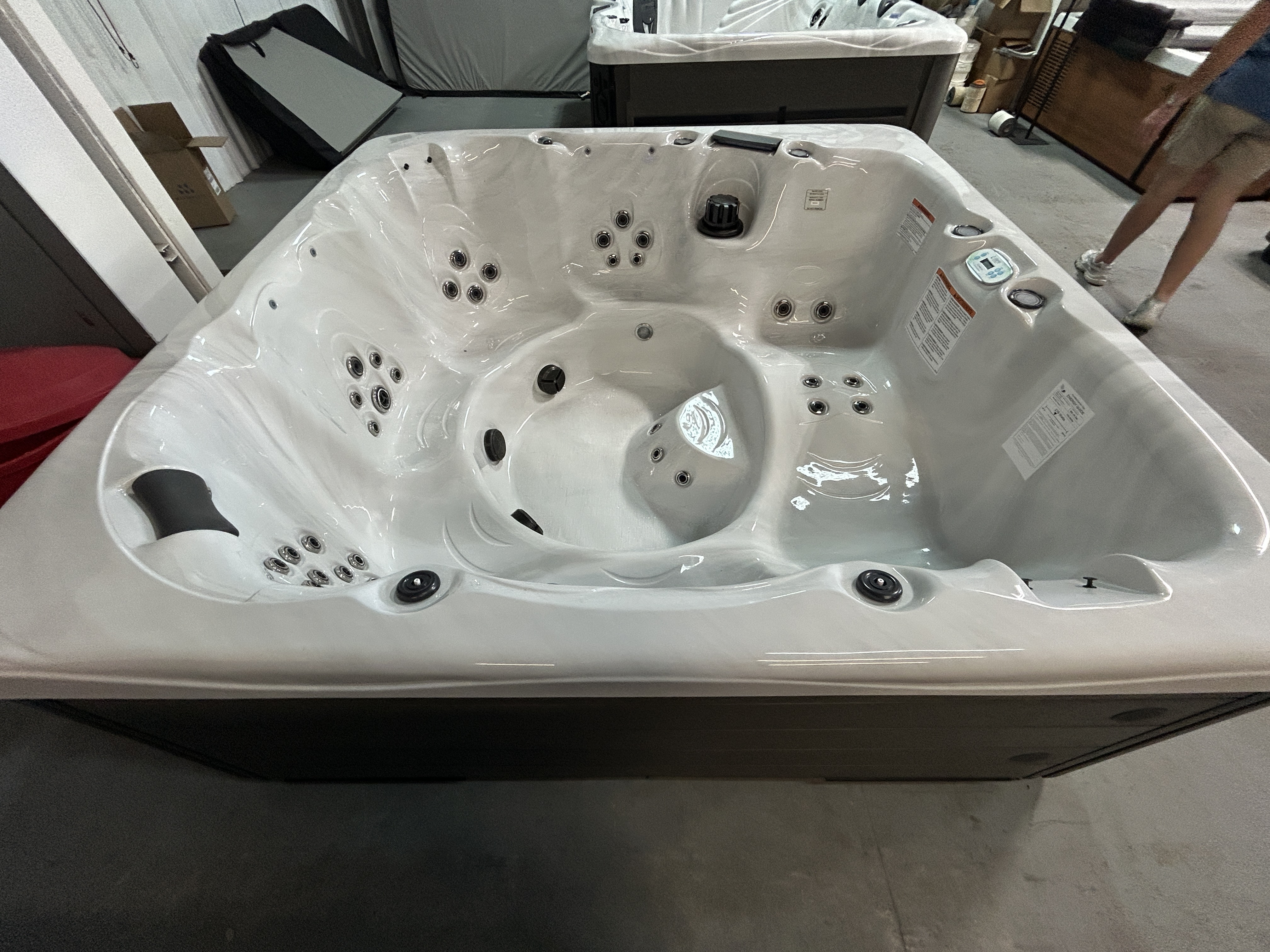 Master Spas Balance 8 on the showroom floor - left view
